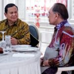 Presiden Prabowo Subianto menemui PM Malaysia Anwar Ibrahim di negeri jiran tersebut, Minggu (6/4/2025) malam. Keduanya di antaranya membahas tarif Trump. (Instagram Anwar Ibrahim)