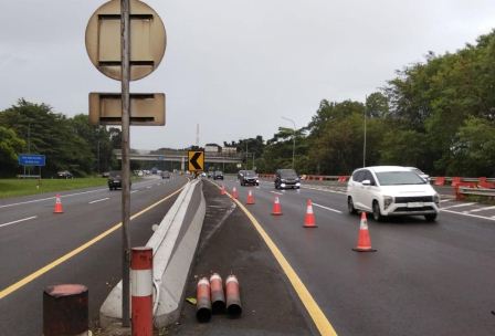 Macet Parah di Tol Japek, Petugas Terapkan Contraflow Situasional