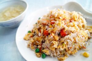 Berburu Nasi Goreng Enak di Jakarta Timur? 5 Warung Ini Pasti Bikin Balik Lagi!