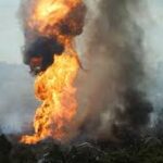 pipa gas di malaysia terbakar hebat, 100 orang alami luka. (tangkap layar)