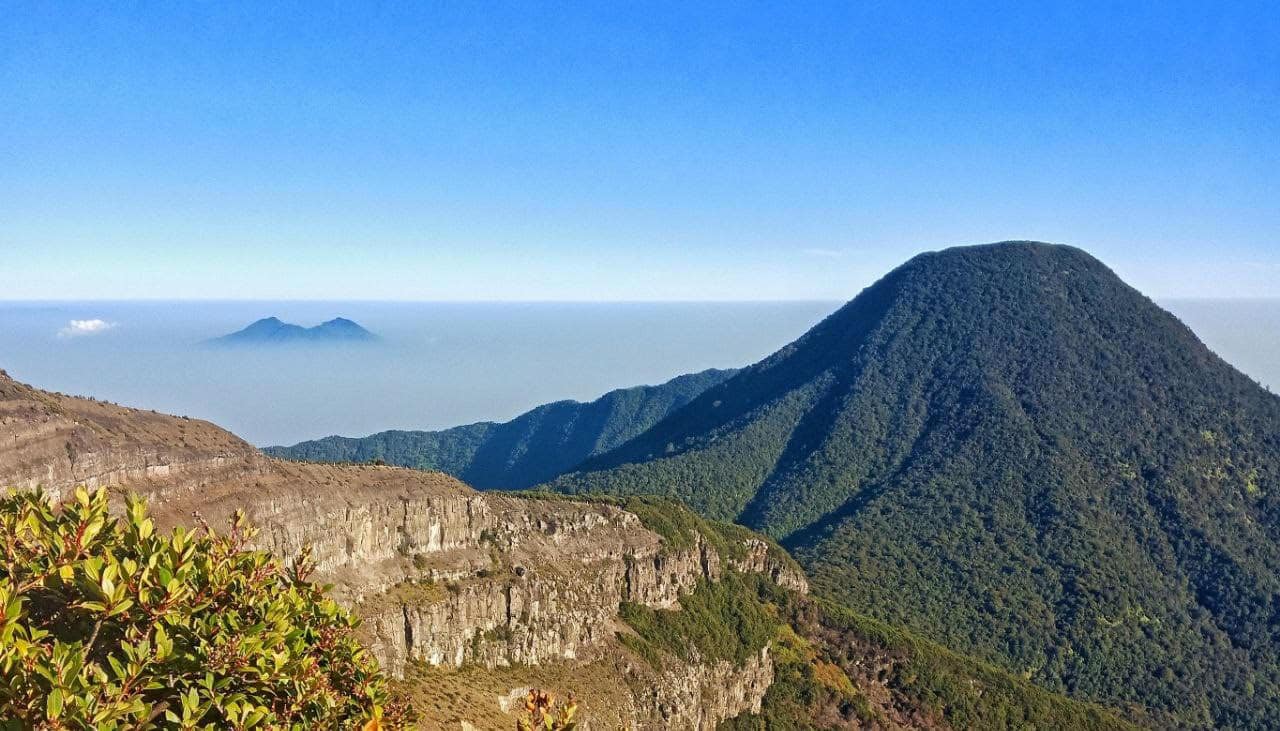 Taman Nasional Gunung Gede Pangrango, berada di tiga titik kabupaten di Jawa Barat, yaitu Bogor, Sukabumi, dan Cianjur. (KIS/IST)