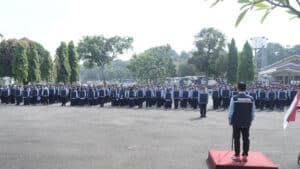 Pelepasan Petugas Haji, Dirjen Tekankan Layani Jemaah dengan Sepenuh Hati