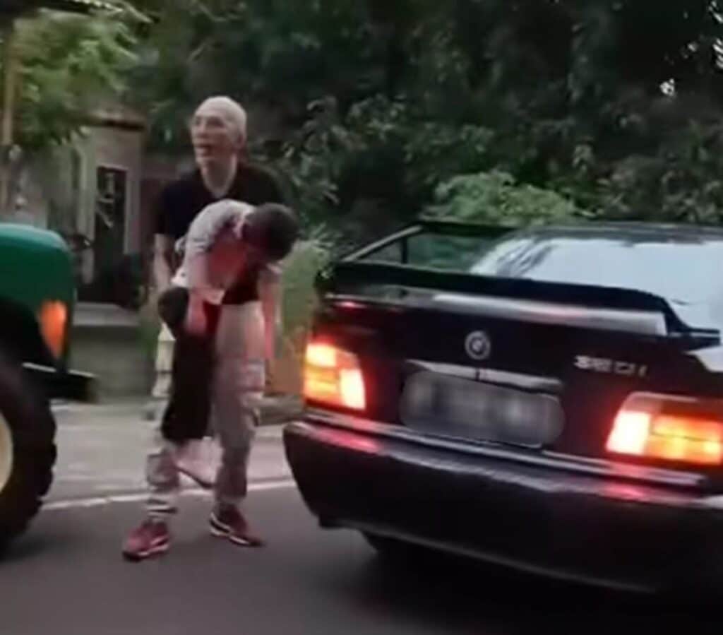 Viral! Video Diduga Yuke Dewa 19 Tabrak Anak Kecil hingga Tak Sadarkan Diri, Begini Faktanya dan Respons Warga