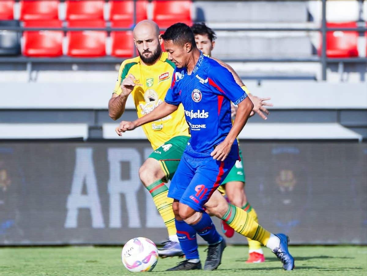 Arema FC vs Persebaya Surabaya Berakhir Imbang 1-1