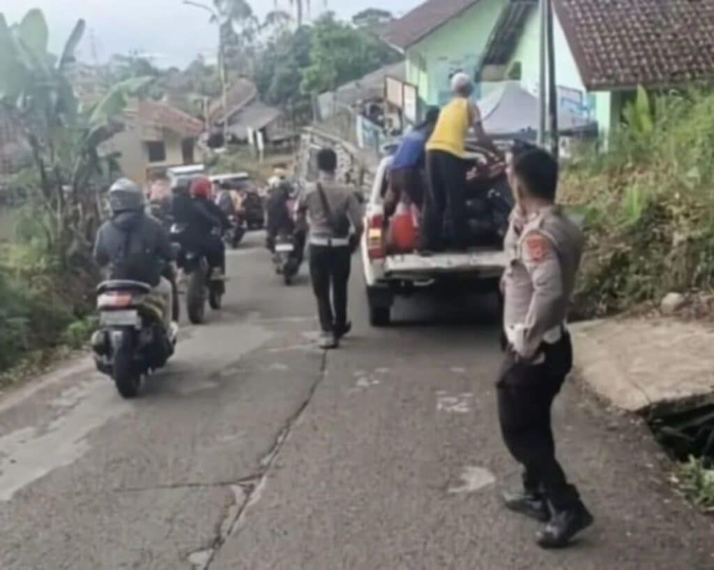 Motor Pemudik Tabrak Pohon di Kamojang, Kabupaten Bandung: Pasutri dan Keponakan Tewas