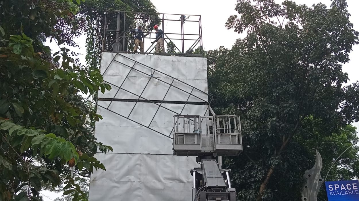 papan reklama ilegal