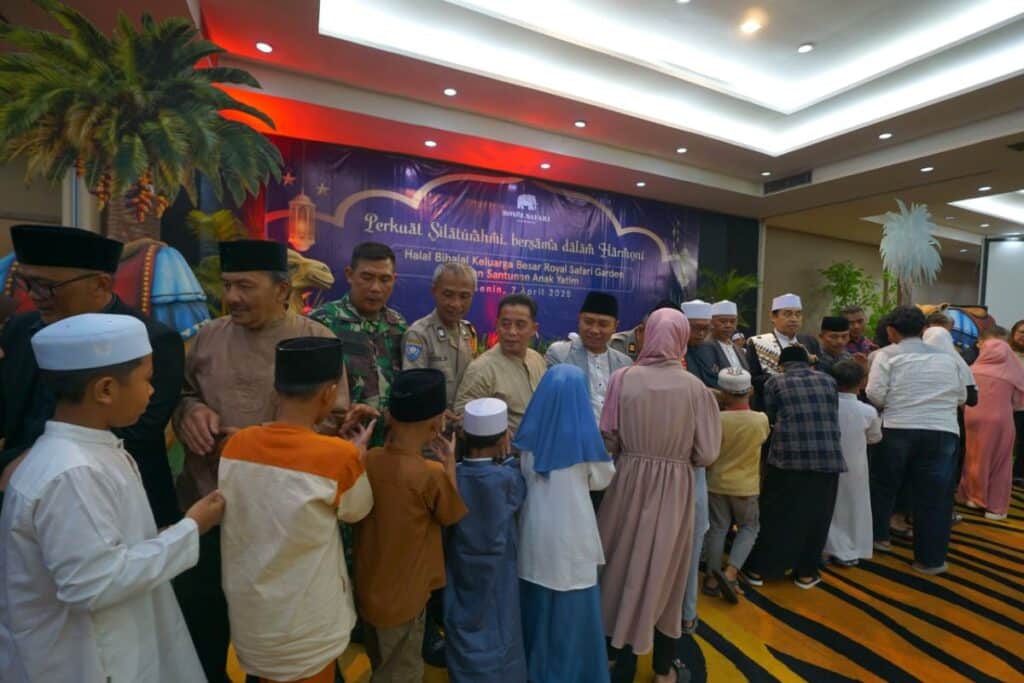 Royal Safari Garden Bogor Santuni Anak Yatim dalam Suasana Kekeluargaan
