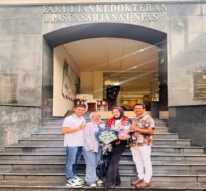 Riska Junita Sabet Gelar Magister Kenotariatan 