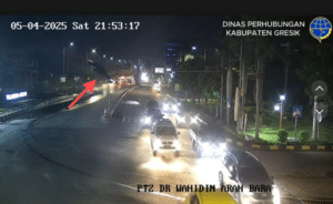 Detik-Detik Mobil BMW Terjun dari Tol Krian Gresik yang Belum Tersambung, Diduga Gegara Ikuti Google Map