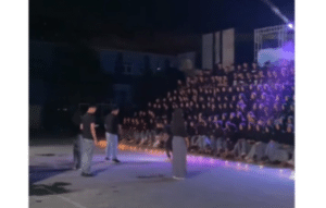 VIRAL! Video Lulusan Sekolah Penuh Haru Usai 2 Temannya Meninggal, Netizen: Nyeseknya Sampe Sini