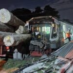 kereta jenggala alami kecelakaan di gresik, asisten masinis tewas akibat luka parah. (Ist)