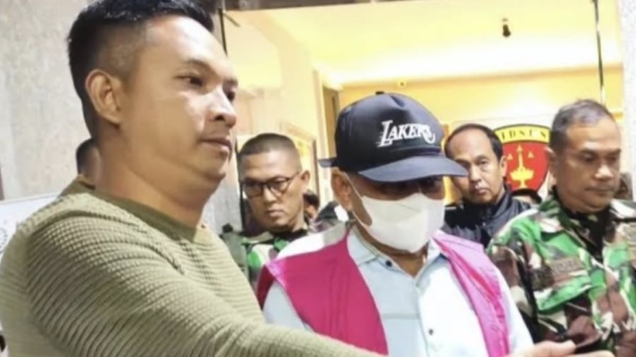 Mantan Bupati Lampung Timur Dawam Rahardjo ditahan terkait dugaan korupsi. (Tangkap Layar)