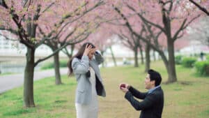 Momen Romantis di Negeri Sakura: Luna Maya Dilamar Maxime Bouttier di Jepang