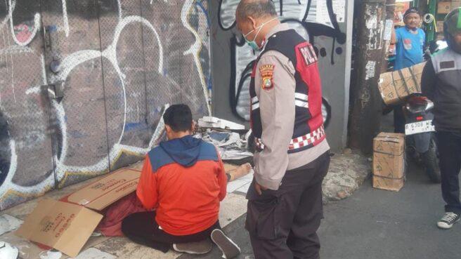 Warga Reni Jaya Ditemukan Tewas di Depan Ruko Kawasan Ciputat