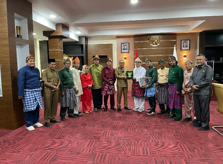 Wali Kota Ternate menerima kunjungan delegasi kebudayaan Palembang. (Ist)