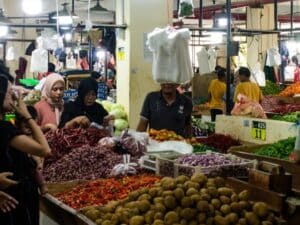 Harga Sayur di Pasar Induk Kramat Jati Melonjak Akibat Demo Sopir Truk