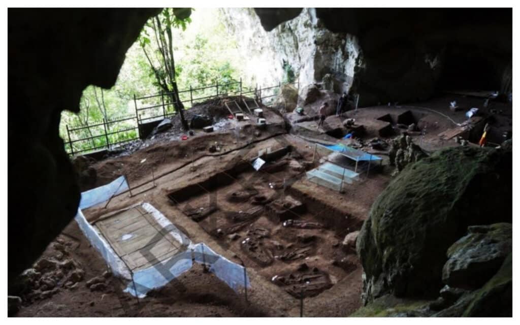 Menelusuri Jejak Manusia Prasejarah di Goa Harimau OKU