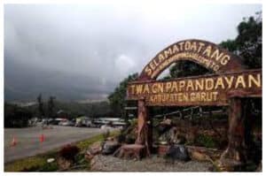 Gunung Papandayan: Keajaiban Alam dan Sejarah di Jawa Barat