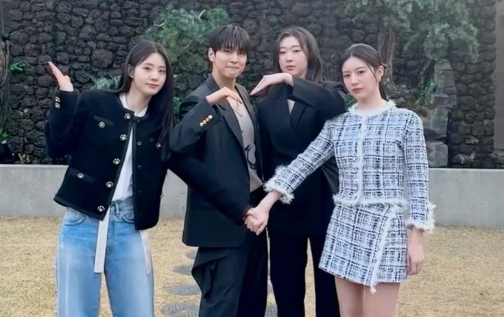 Nonton Resident Playbook Episode 11 dan 12 Sub Indo