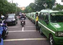 seorang wanita trauma naik angkot