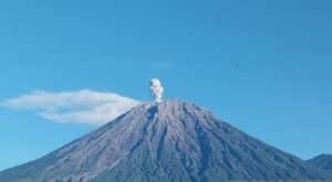 Semeru Kembali Meletus, Warga Dilarang Dekati Besuk Kobokan Hingga 8 Km