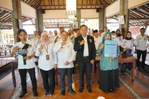 Bakesbangpol Garut Serahkan SK Desa Tangguh Bersinar 2025, Dorong Aksi Korektif Cegah Narkoba dari Desa
