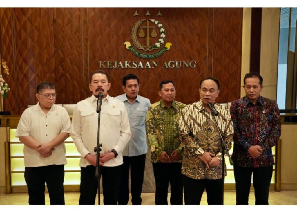 Menkop Gandeng Kejagung untuk Kawal Hukum dan Risiko Pembentukan 80 Ribu Kopdes Merah Putih