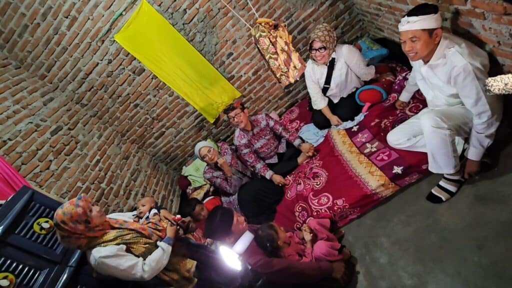 Gubernur KDM Resmikan Listrik Gratis di Cirebon, Syaratnya Jadi Peserta KB