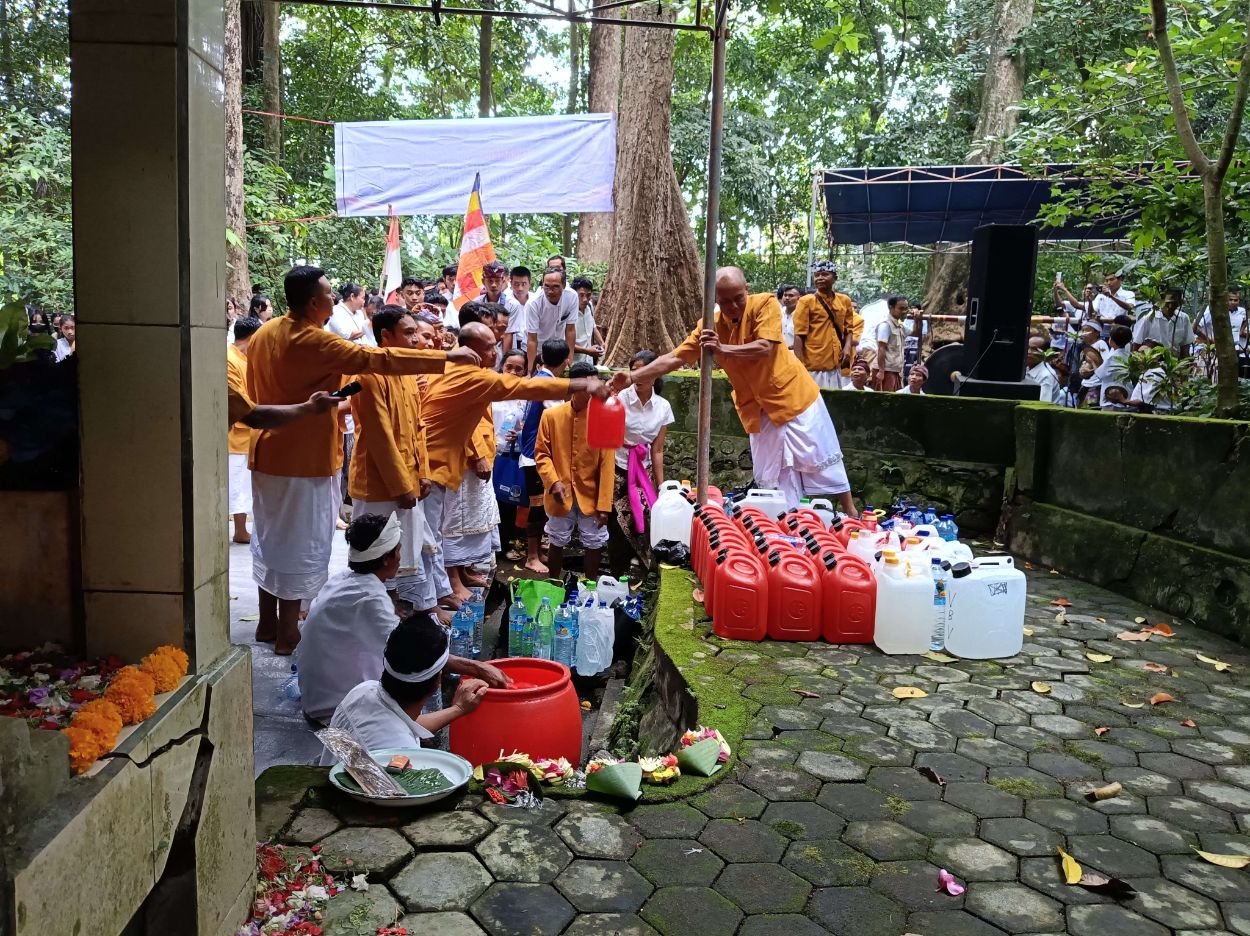 Hari Raya Trisuci Waisak