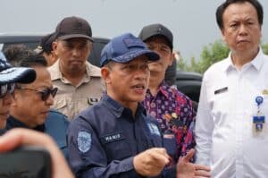 Diduga Cemari Hulu Sungai Cilodok, Menteri LHK Segel Gudang Limbah B3 di Tangerang