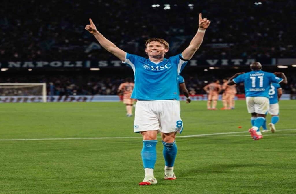 Pemain Napoli McTominay Jadi Pemain Terbaik Liga Italia 2024/25, Inilah Profil Singkatnya!