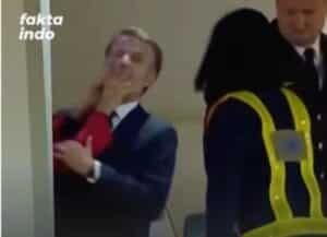 Presiden Prancis Emmanuel Macron Ditoyor Istri hingga Viral di Media Sosial, Apa yang Sebenarnya Terjadi?