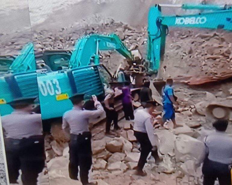 longsor gunung kuda cirebon