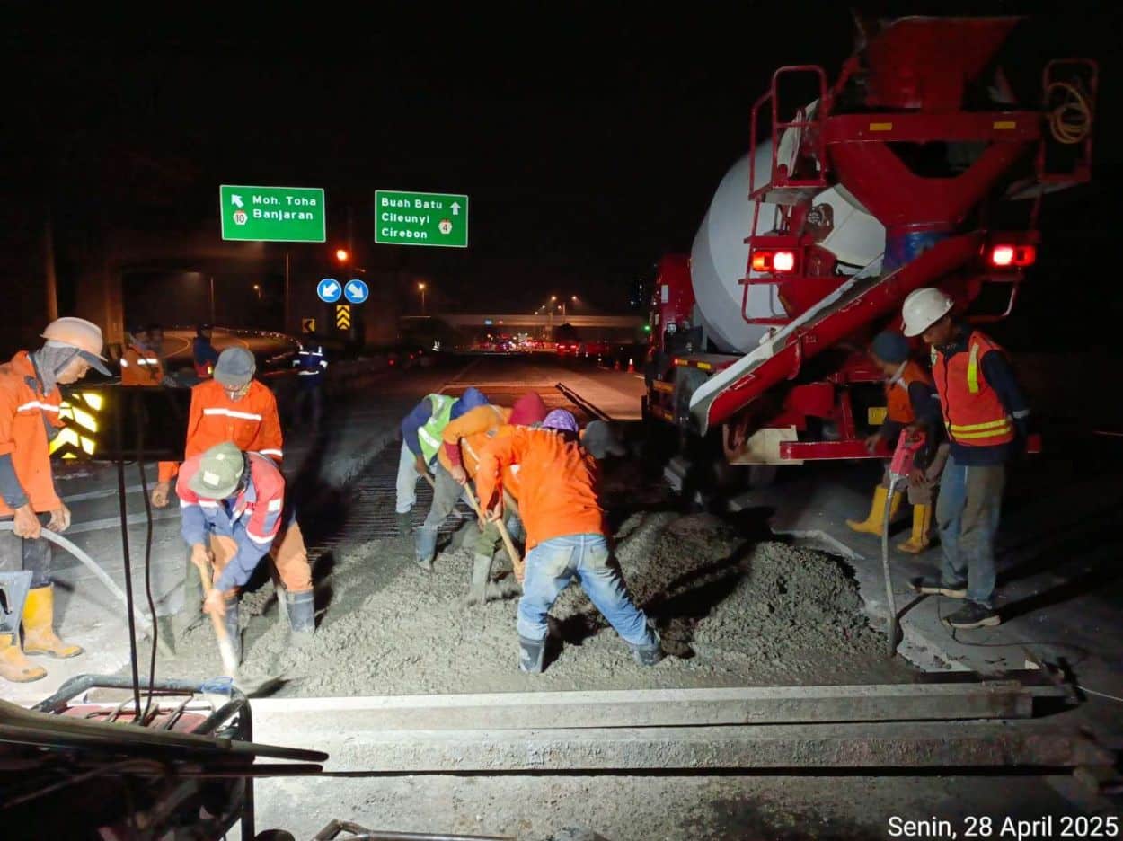 pemeliharaan jalan di beberapa titik Tol Cipularang dan Padaleunyi