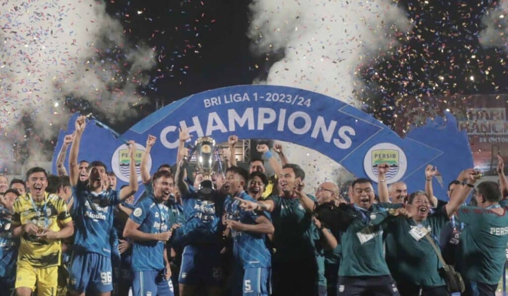 Persib Bandung Juara Liga 1 2024/2025 Usai Laga Persik vs Persebaya Berakhir Imbang 3-3