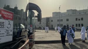 Niat Umrah di Bir Ali, Jemaah Lansia dan Risti Tak Perlu Turun dari Bus