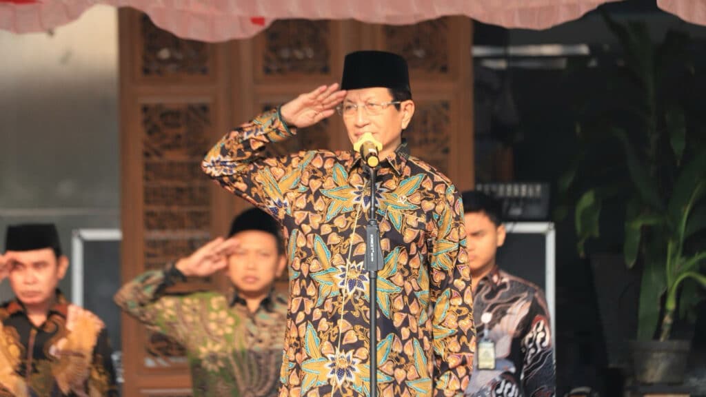 Pesan Menag di Hardiknas 2025: Pendidikan Agama Benteng Moral Anak Digital!