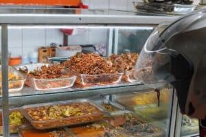 Rekomendasi 4 Warteg Murah di Sentul Bogor, Kenyang Tanpa Kantong Jebol