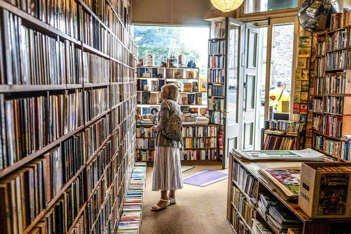 tempat beli buku di Padang