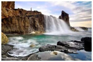Pantai Nambung, Destinasi Unik dengan Air Terjun Asin di Lombok Barat