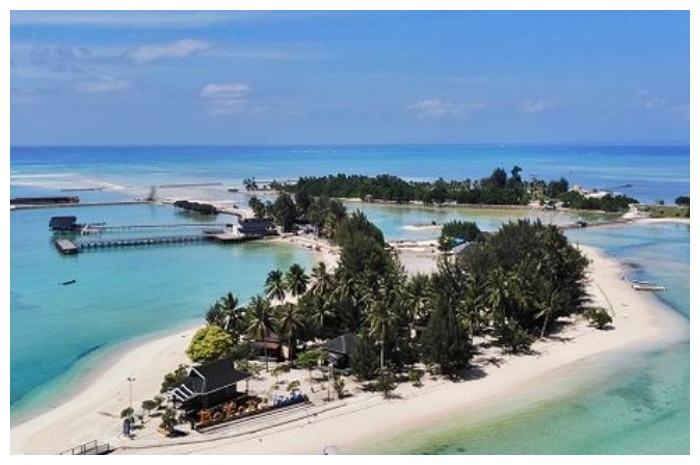 Menikmati Keindahan dan Sejarah Pulau Bokori di Sulawesi Tenggara