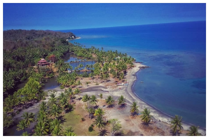 Keindahan Tersembunyi Pantai Bentenan di Minahasa Tenggara