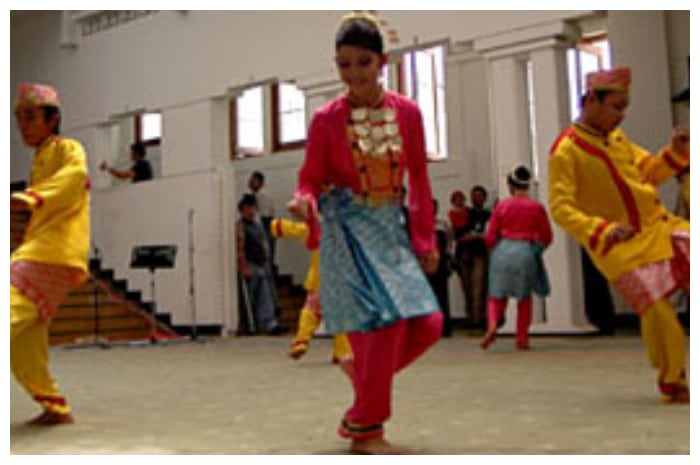 Menyaksikan Keindahan Tari Jepen di Istana Sambaliung, Kalimantan Timur