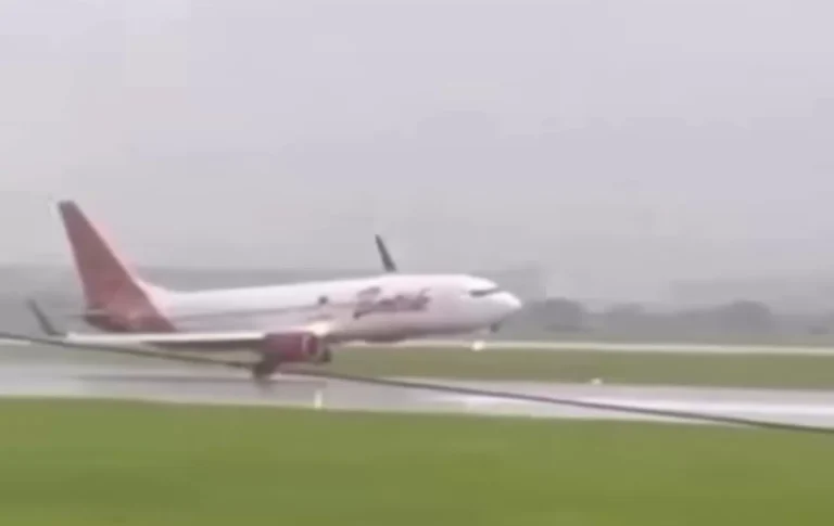 Tiket Pesawat Domestik Ekonomi Dapat Insentif PPN 100 Persen, Ini Aturannya 3 Viral Pesawat Batik Air Mendarat Miring di Soetta, Ternyata Ini Penyebabnya
