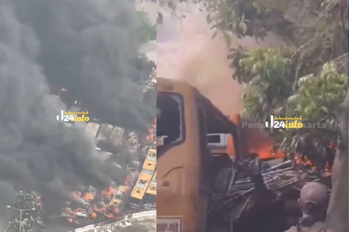bus transjakarta terbakar