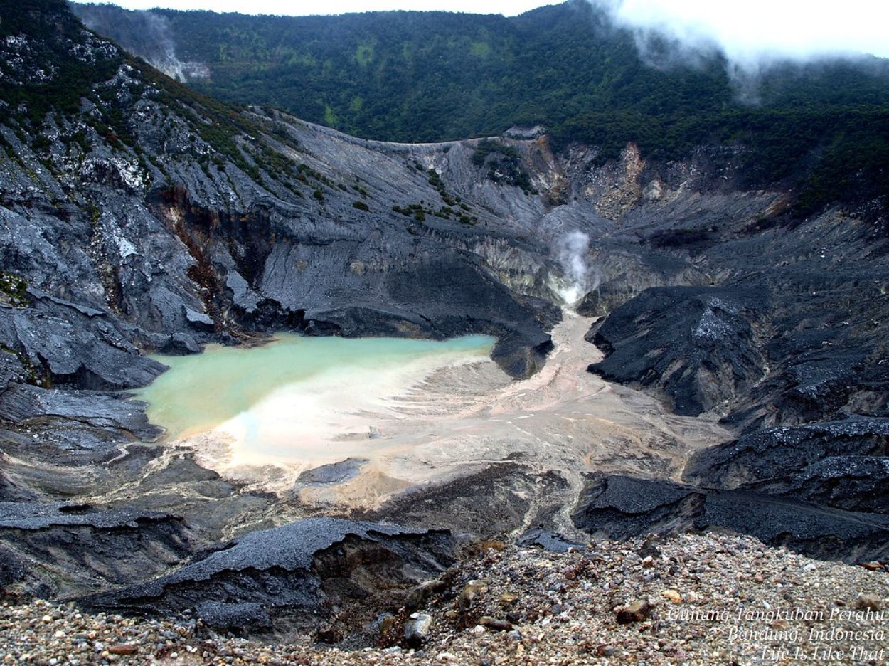 Gunung Tangkuban Parahu
