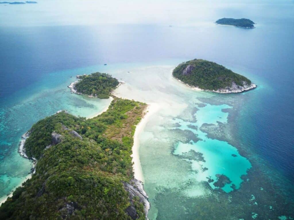 Situs Asing Sewakan Dua Pulau di Anambas, Simak Iklannya yang Berjudul ‘Island Pair in Anambas, Indonesia’