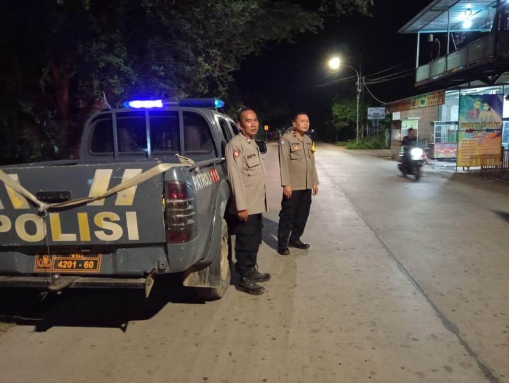 Polsek Balongan Bubarkan Remaja Nongkrong Tengah Malam, Cegah Tawuran dan Gangguan Kamtibmas