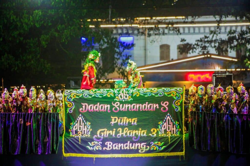 Ribuan Warga Padati Alun-Alun, Wayang Golek Hidupkan Kembali Kerinduan Budaya di Kota Bogor