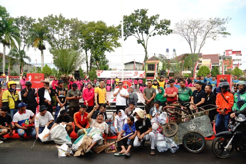 Meriah! Hari Bhayangkara ke-79 di Garut Dimeriahkan Olahraga Bersama dan Fashion Show Unik